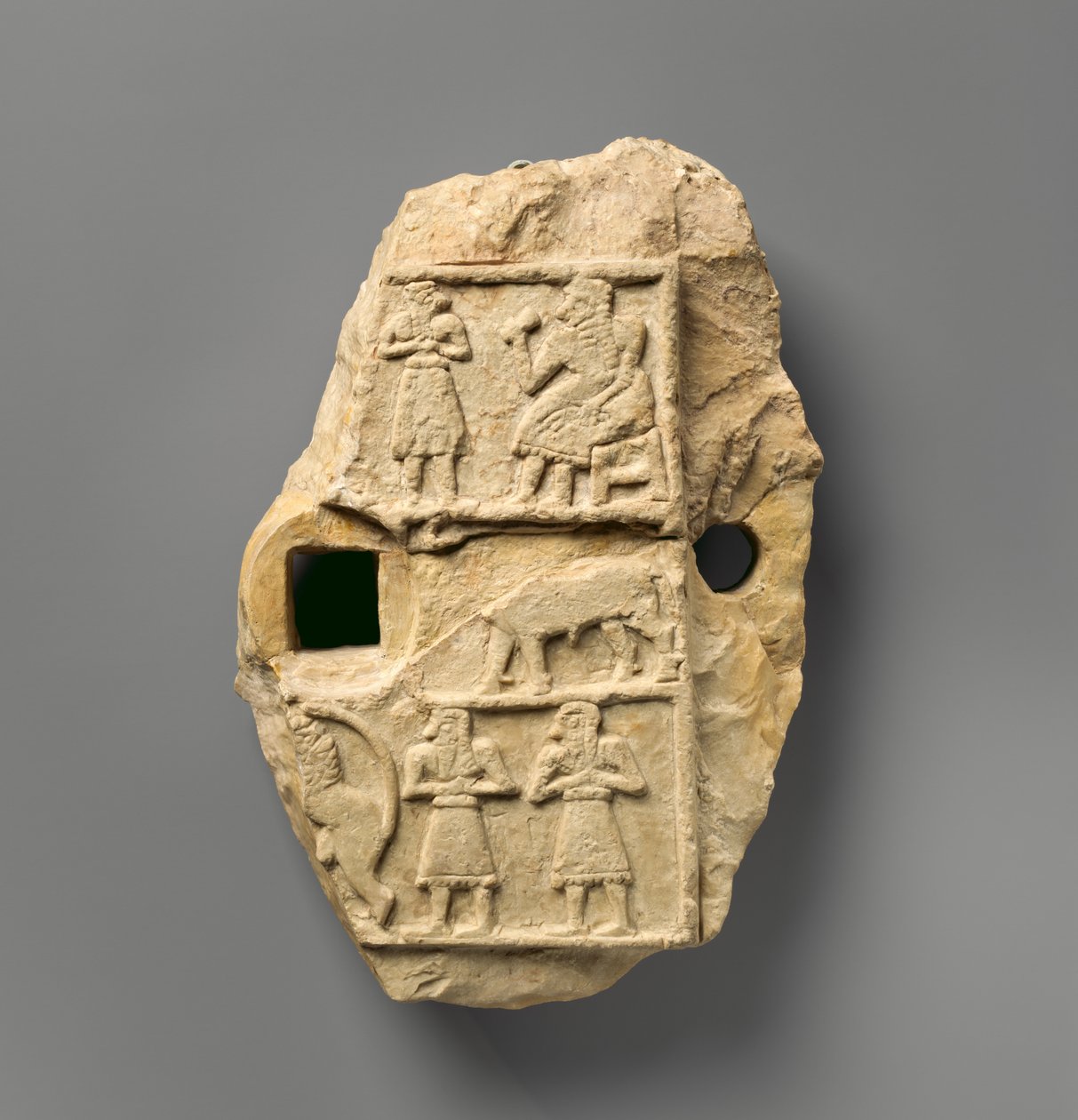 Relieffplakett med en bankettscene, ca. 2600–2500 f.Kr. (gipsalabast) av Sumerian Sumerian