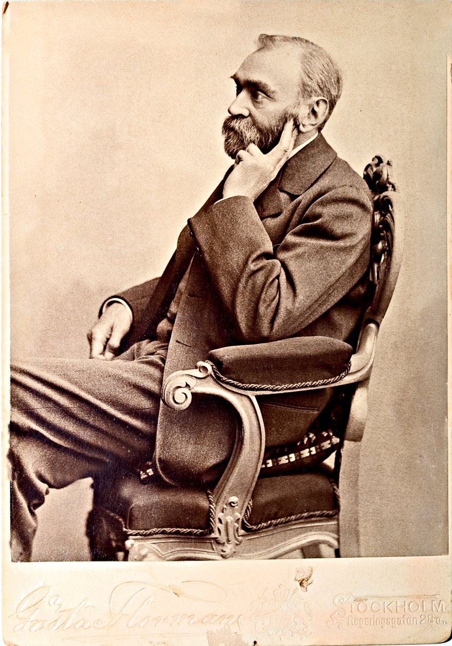 Alfred Nobel (1833-1896), av Atelier Florman, Stockholm. Albumin bilde av Swedish Photographer