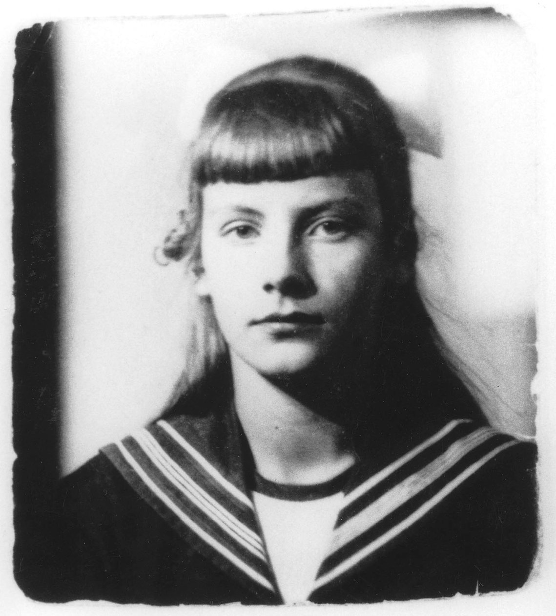 Greta Garbo som tenåring (s/hvitt bilde) av Swedish Photographer