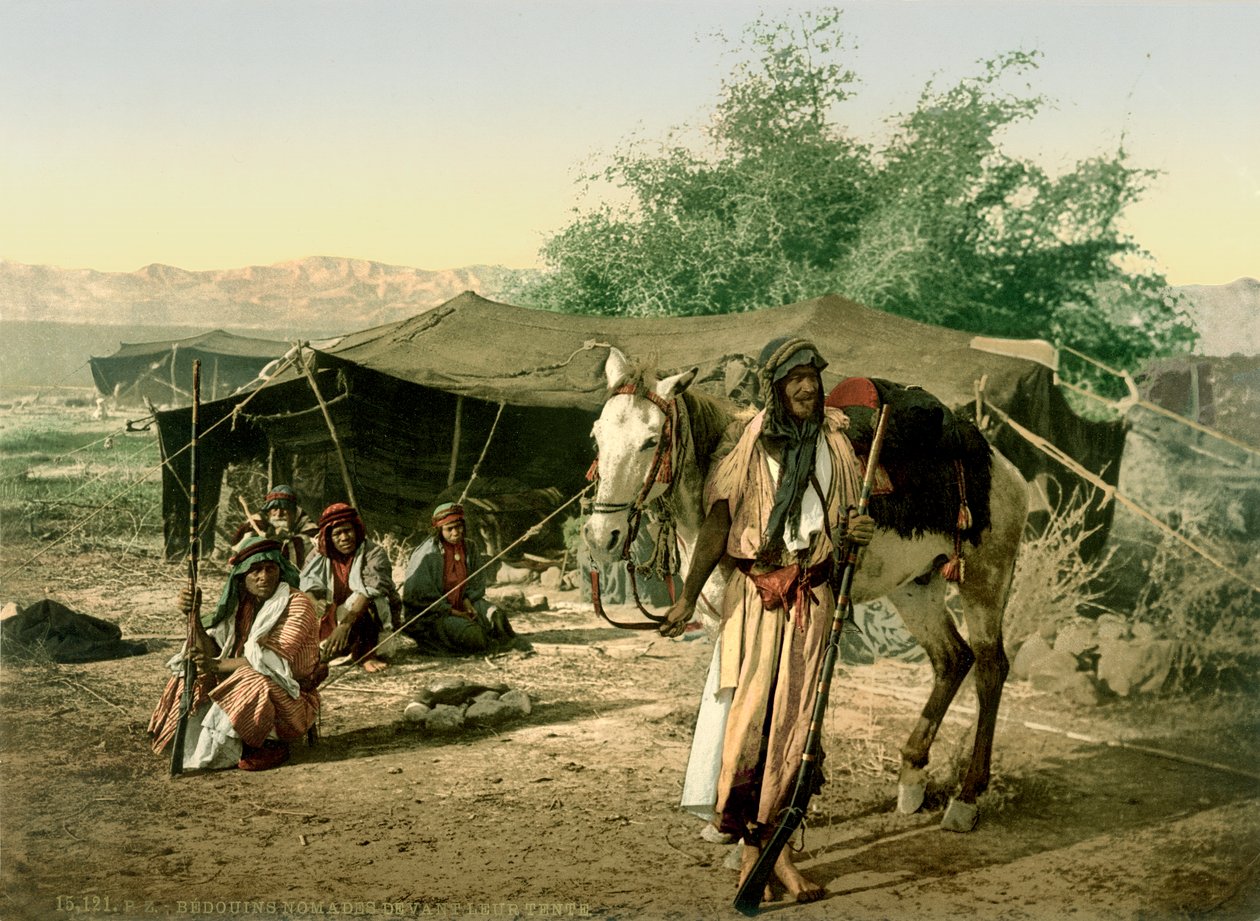 Beduiner foran teltet deres i Jordandalen, ca. 1880-1900 (fotokrom) av Swiss Photographer