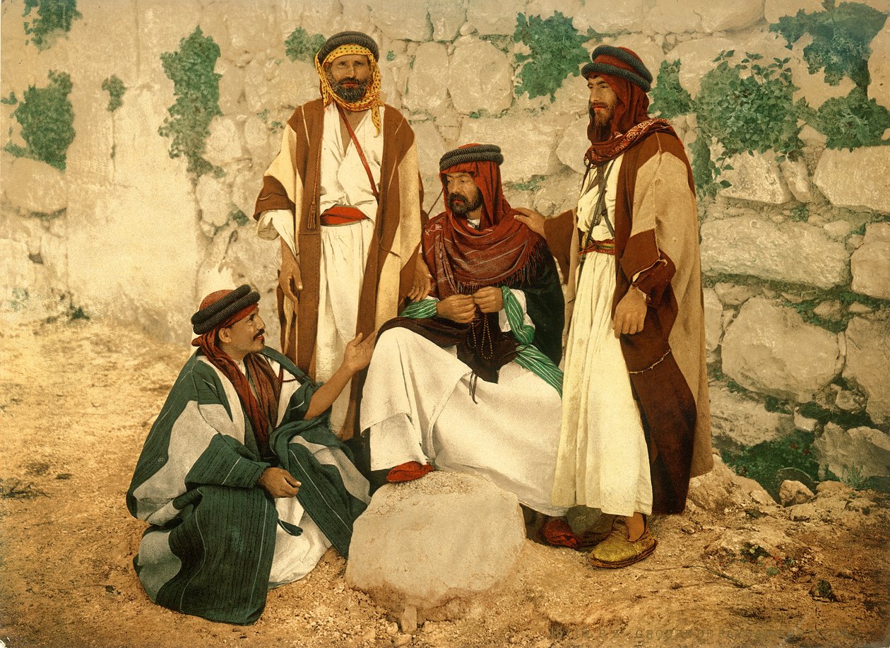 Gruppe bønder i diskusjon i Siloam, Jerusalem, ca. 1880-1900 (fotokrom) av Swiss Photographer