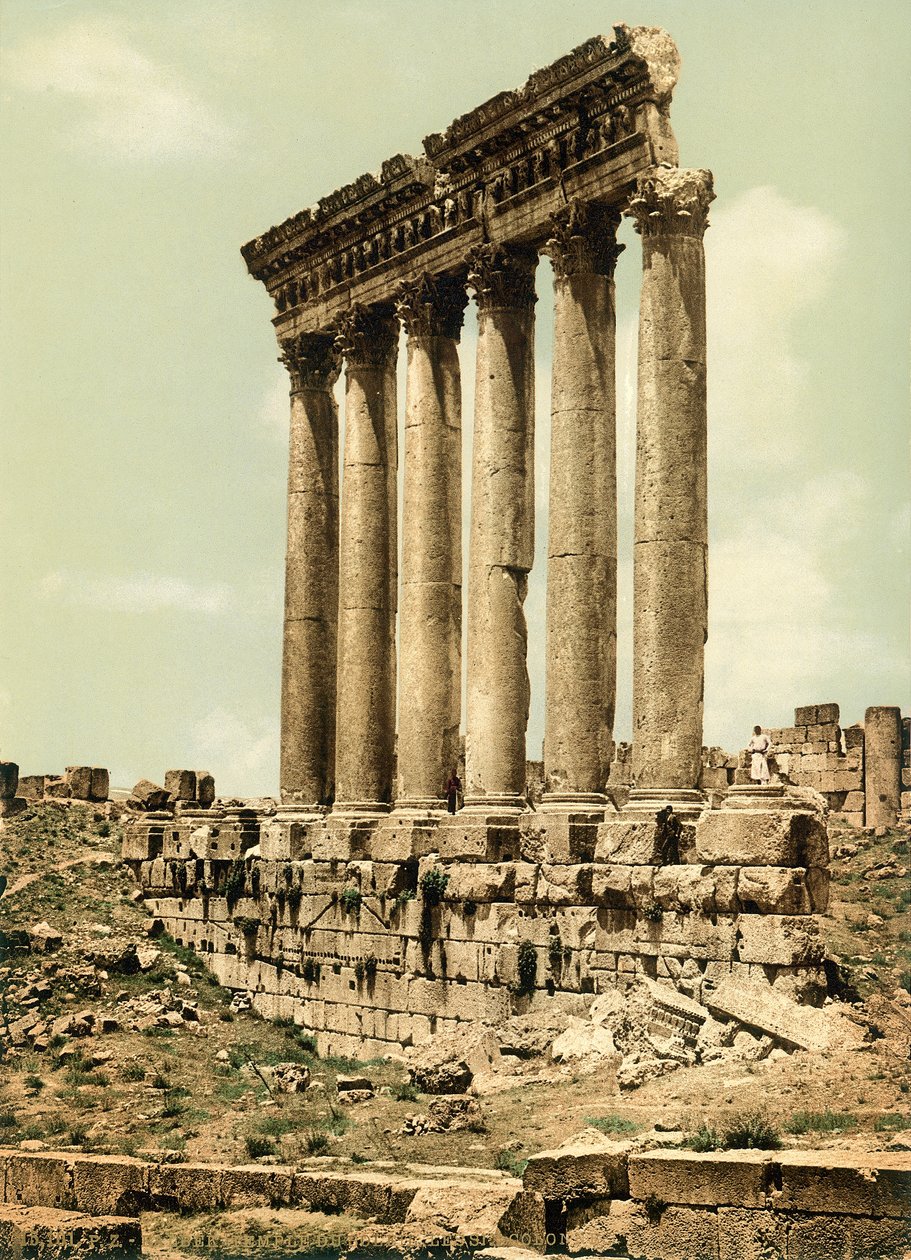 Peristyle av Jupiter-tempelet, Baalbek, ca. 1880-1900 (fotokrom) av Swiss Photographer