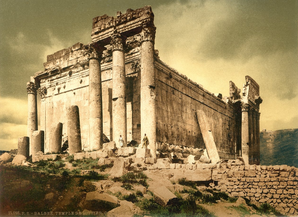 Bacchus tempel, Baalbek, ca. 1880-1900 (fotokrom) av Swiss Photographer