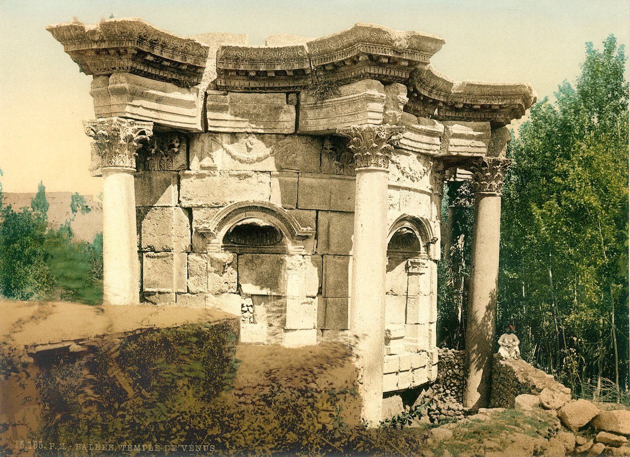 Det unike sirkulære tempelet ved Baalbek, kjent som Venus-tempelet, ca. 1880-1900 (fotokrom) av Swiss Photographer