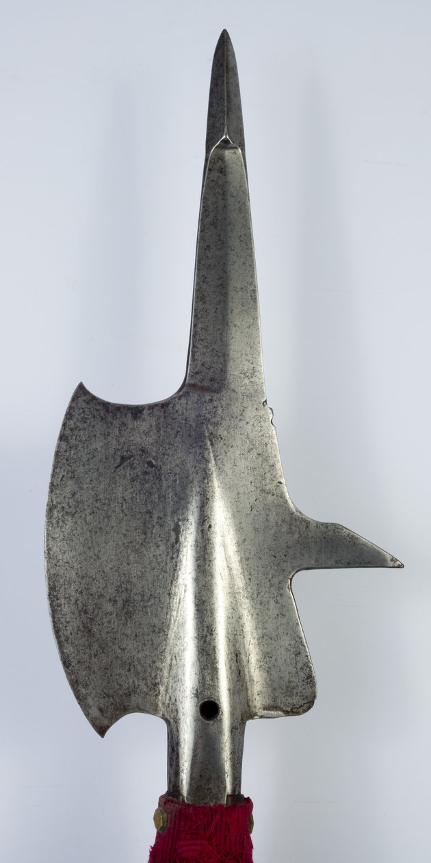 Hellebard (stål, messing og tre med tekstiler) av Swiss School