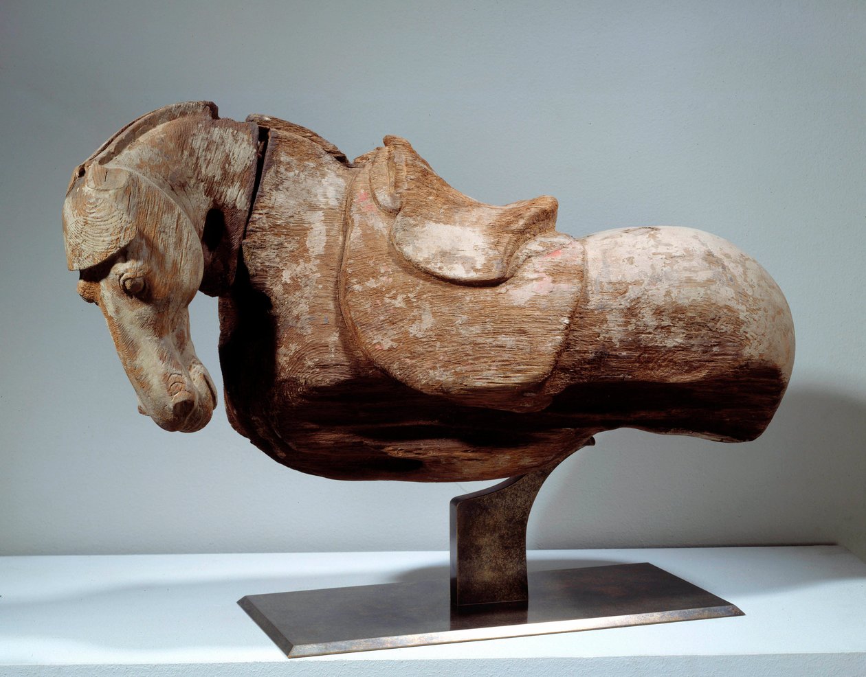 Kinesisk kunst: Wood Horse. Skulptur fra Tang-perioden (618 til 907). Paris, Musee Cernuschi. av Tang Dynasty Chinese School