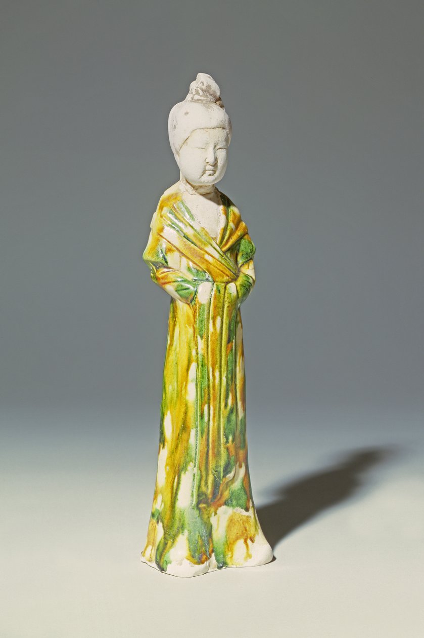 Sancai blek keramikkfigur av en stående hoffdame, Tang-dynastiet (keramikk) av Tang Dynasty Chinese School