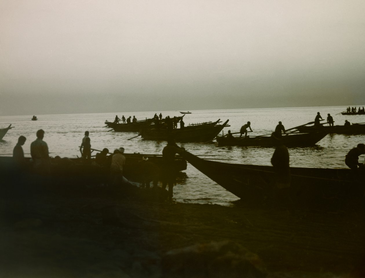 Japansk fisker til sjøs, ca. 1900–1915 (fotografi) av Teijiro Takagi