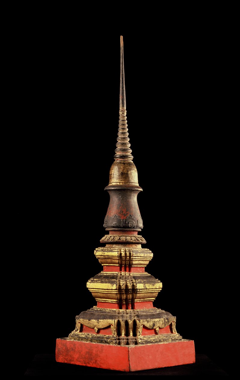 Modell av et chedi- eller relikvietårn (tre) av Thai School