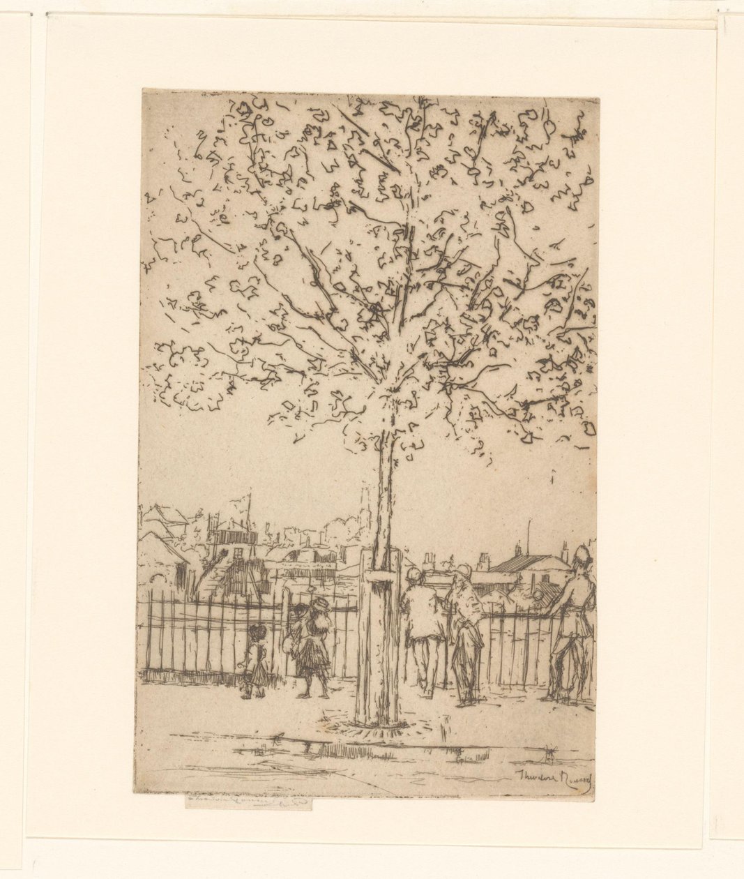 Seks figurer ved et gjerde langs en elv, i forgrunnen et tre Chelsea Embankment, juni kl. 17.00, 1889 av Théodore Roussel (signed by artist)