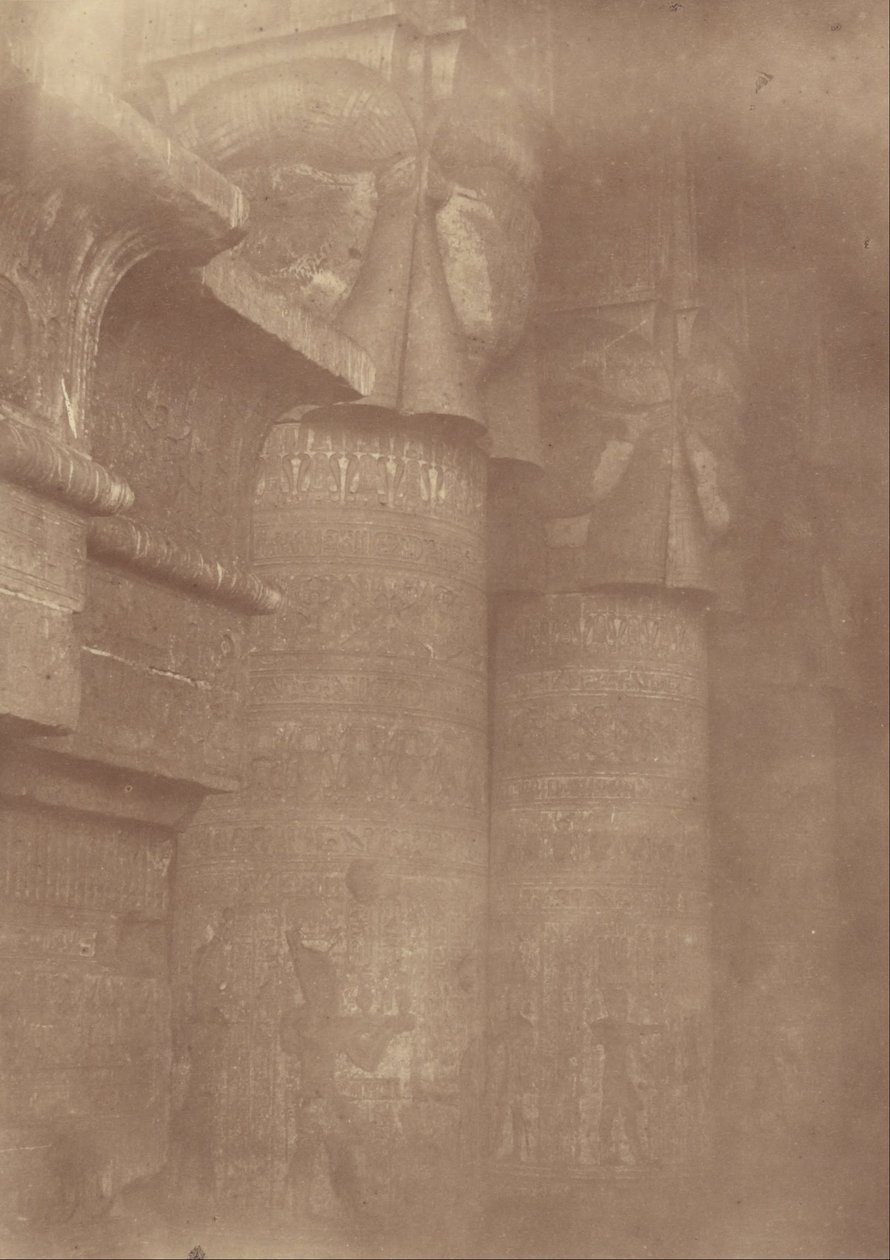 (Nærbilde av søylene og hovedstedene i Temple of Denderah) av Théodule Devéria