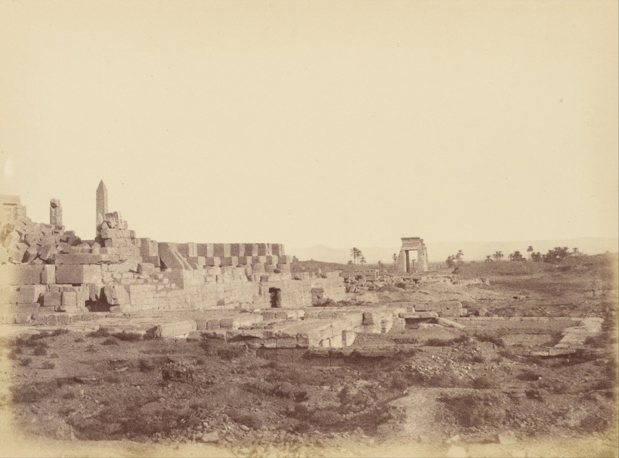 (Oversikt over Karnak inkludert Tothmes IIIs Covered Walk) av Théodule Devéria
