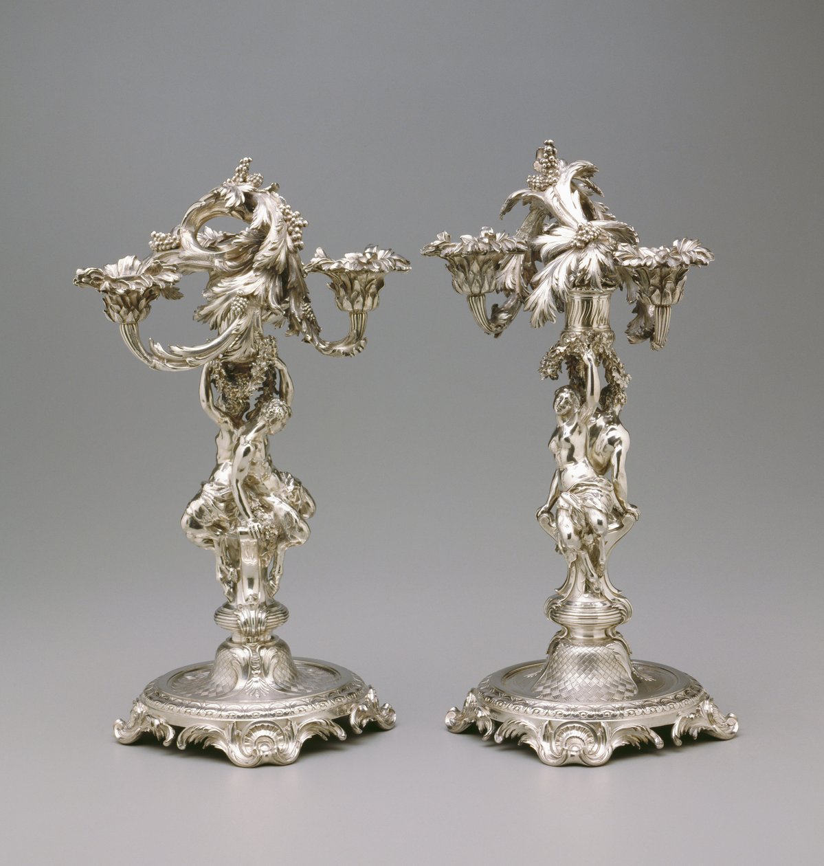 Et par kandelaber, ca. 1732 (sølv) av Francois Thomas Germain