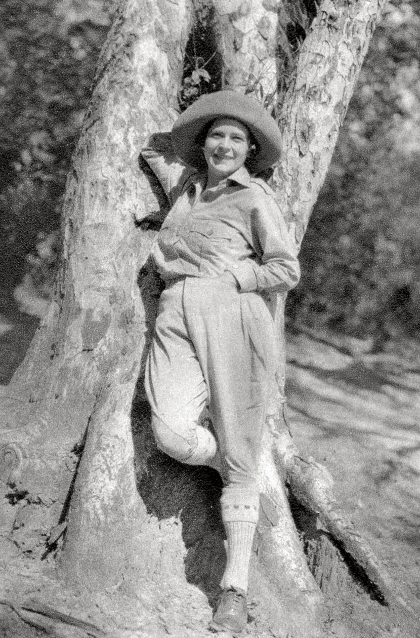 Stella Court Treatt , britisk eventyrer, forfatter og filmskaper, Maereres, Tanganyika, 1925 1927. av Thomas A. Glover