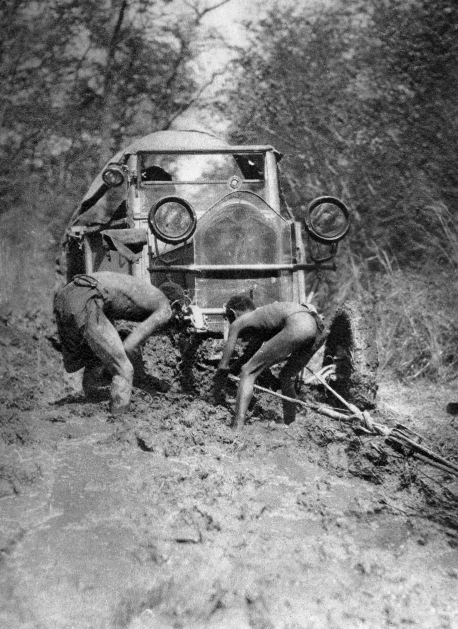 Fast i gjørma, Bulawayo til Dett, Sør-Rhodesia, c1924-c1925 1927 av Thomas A. Glover