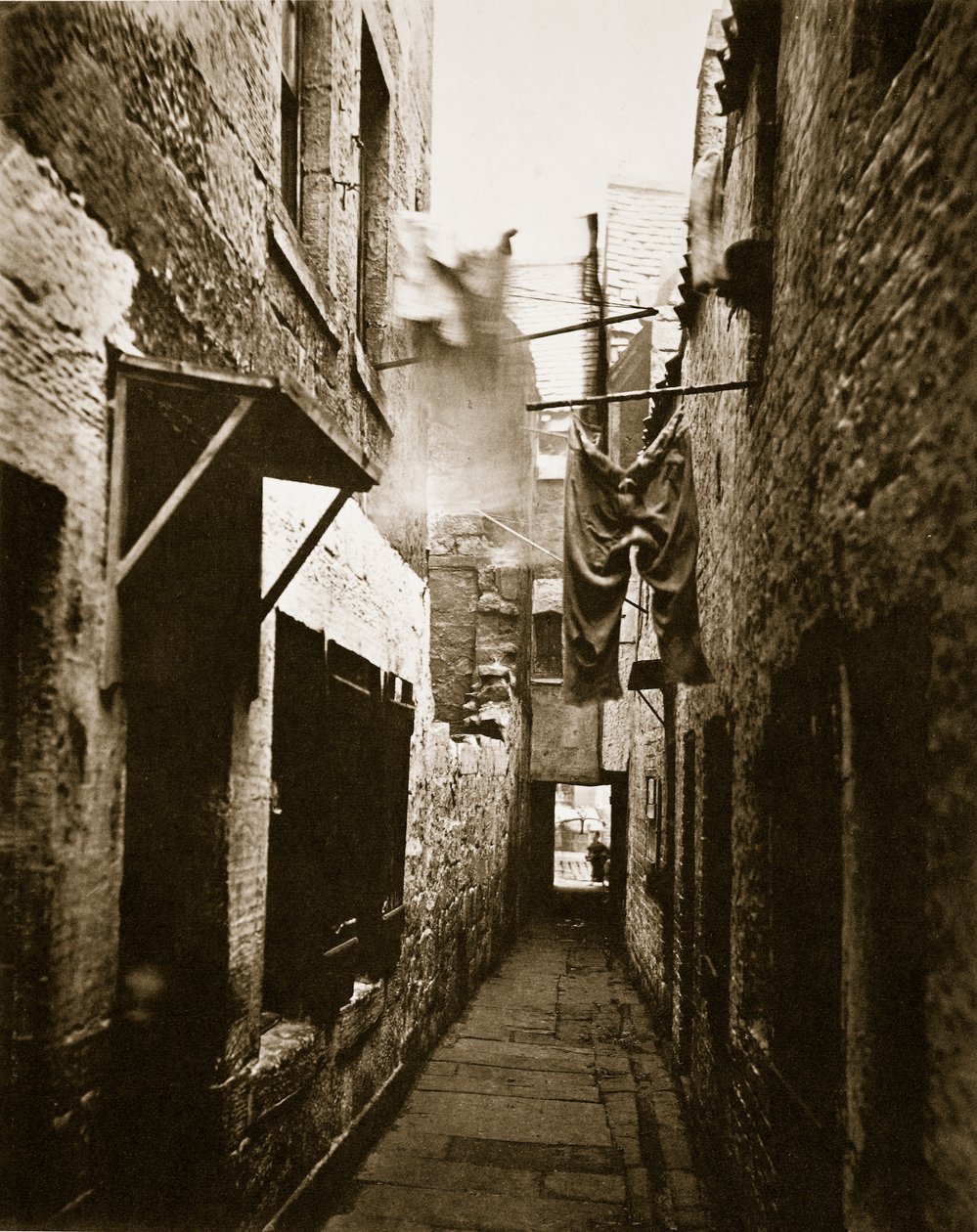 Close, 101 High Street, Glasgow, ca. 1878 av Thomas Annan