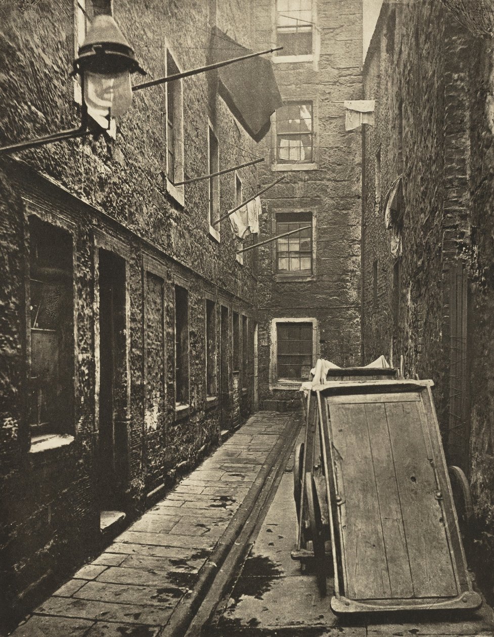 Lukk nr. 136 Saltmarket, 1868. av Thomas Annan