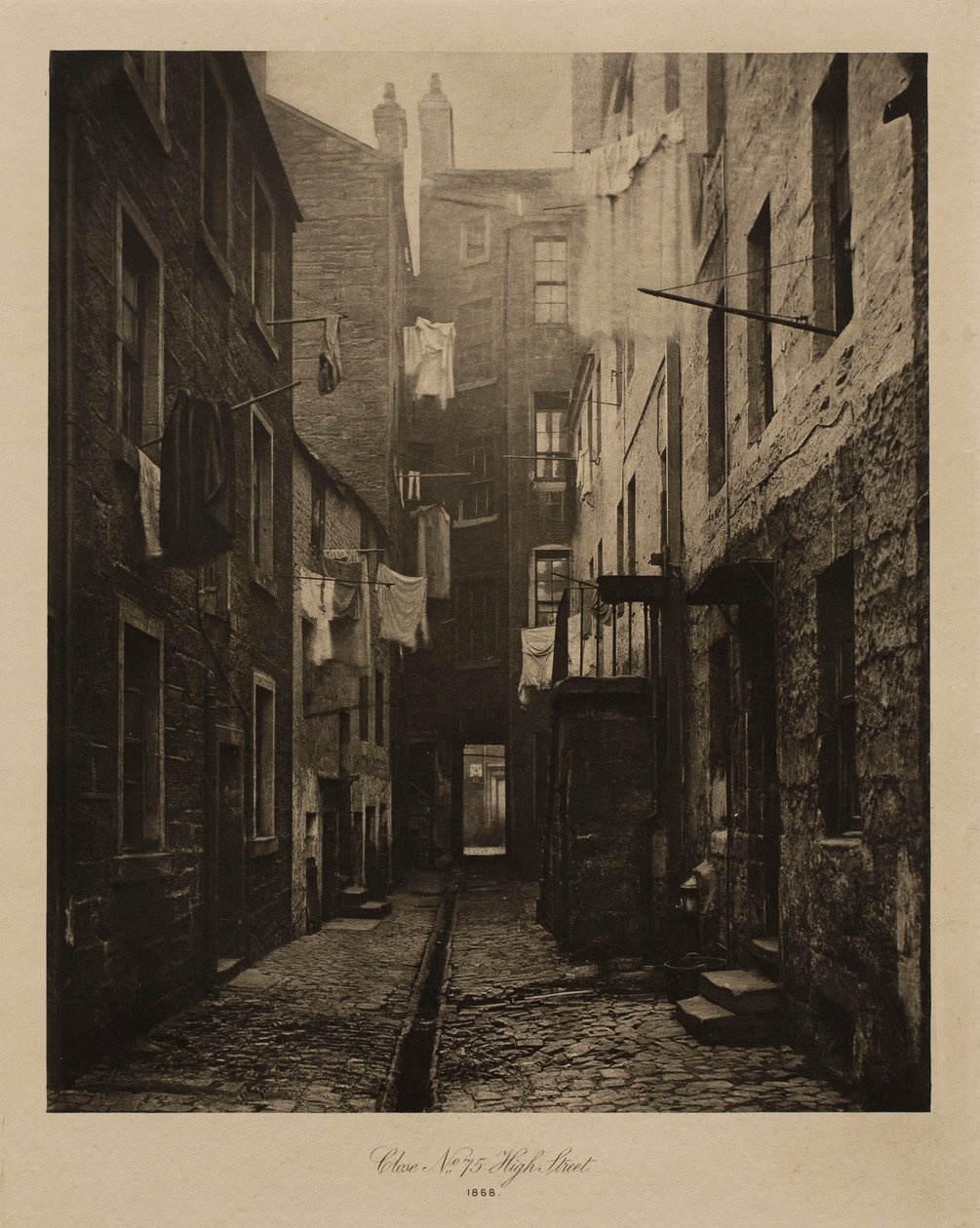 Gård, High Street nr. 75 (Glasgow) av Thomas Annan