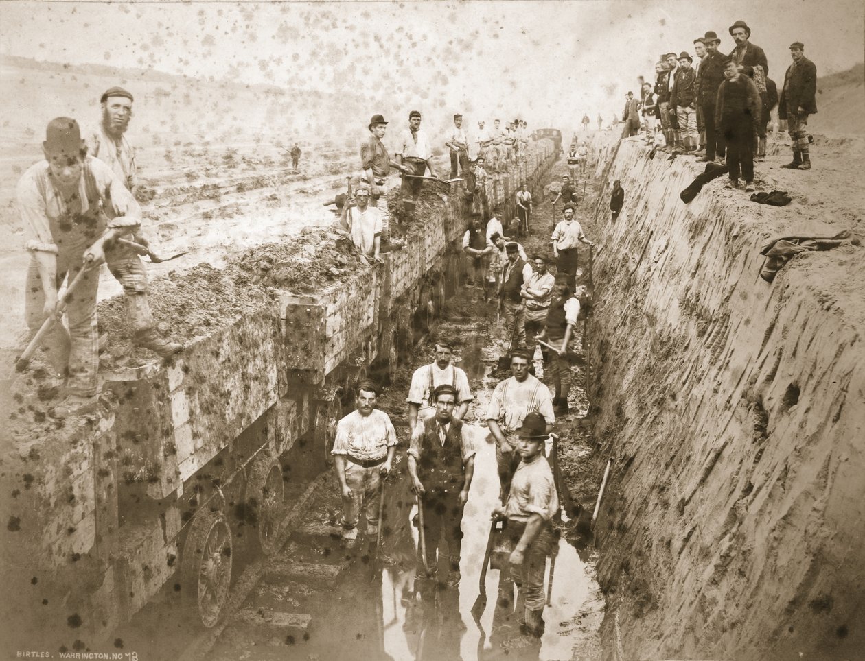 Engelske Navvies and the Iron Horse (sepia-bilde) av Thomas Birtles