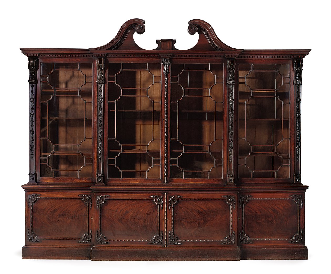En bokhylle fra George III av Thomas Chippendale