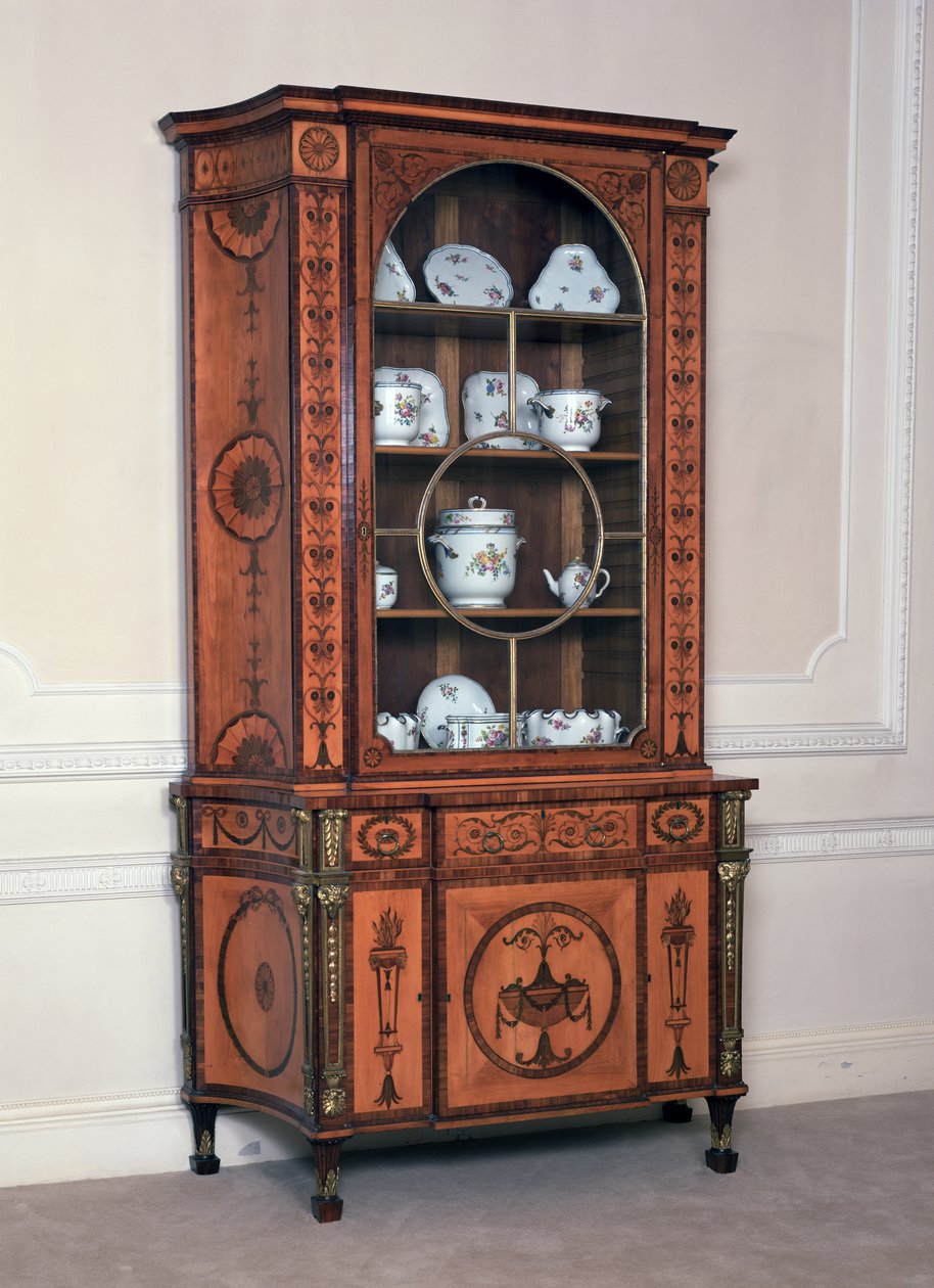 Ett av et par skap, bestilt av 1. Viscount Melbourne for Melbourne House, Piccadilly (nå Albany), ca. 1773 (sateng og mahogni) av Thomas Chippendale