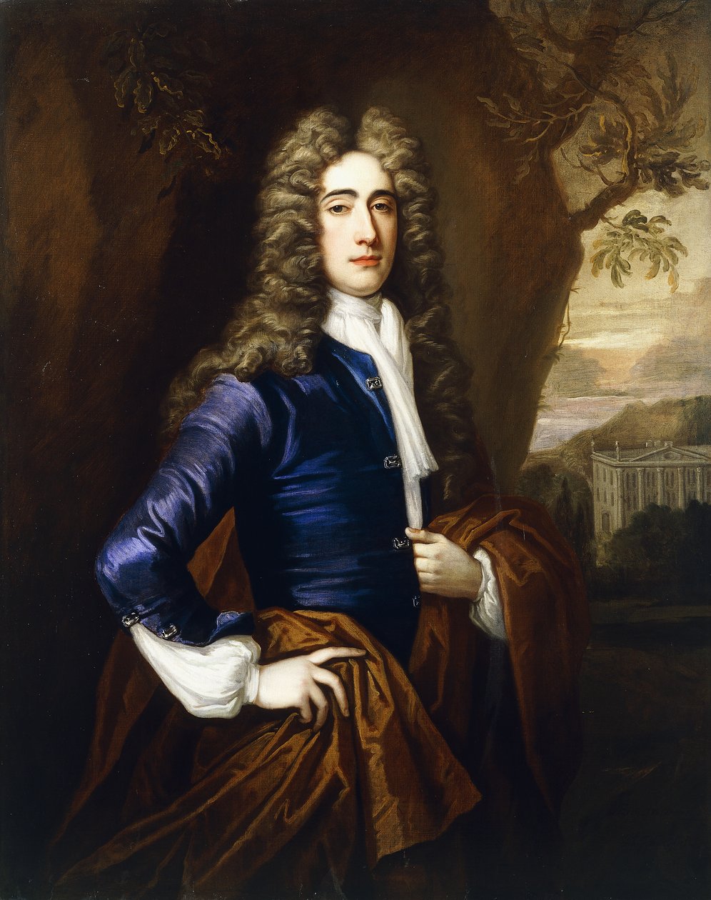 Portrett av en gentleman, 37 år, trekvart lang, i en blå frakk og en brun kappe, med et hus i stilen til Smith of Warwick i bakgrunnen, 1710 av Thomas Gibson