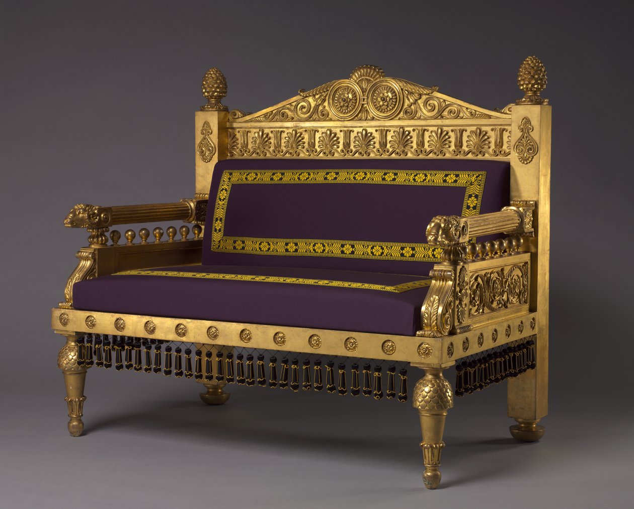 Sofa, maker Ukjent Maker, ca. 1802-1807 (forgylt tre, reproduksjon av ulltrekk) av Thomas Hope