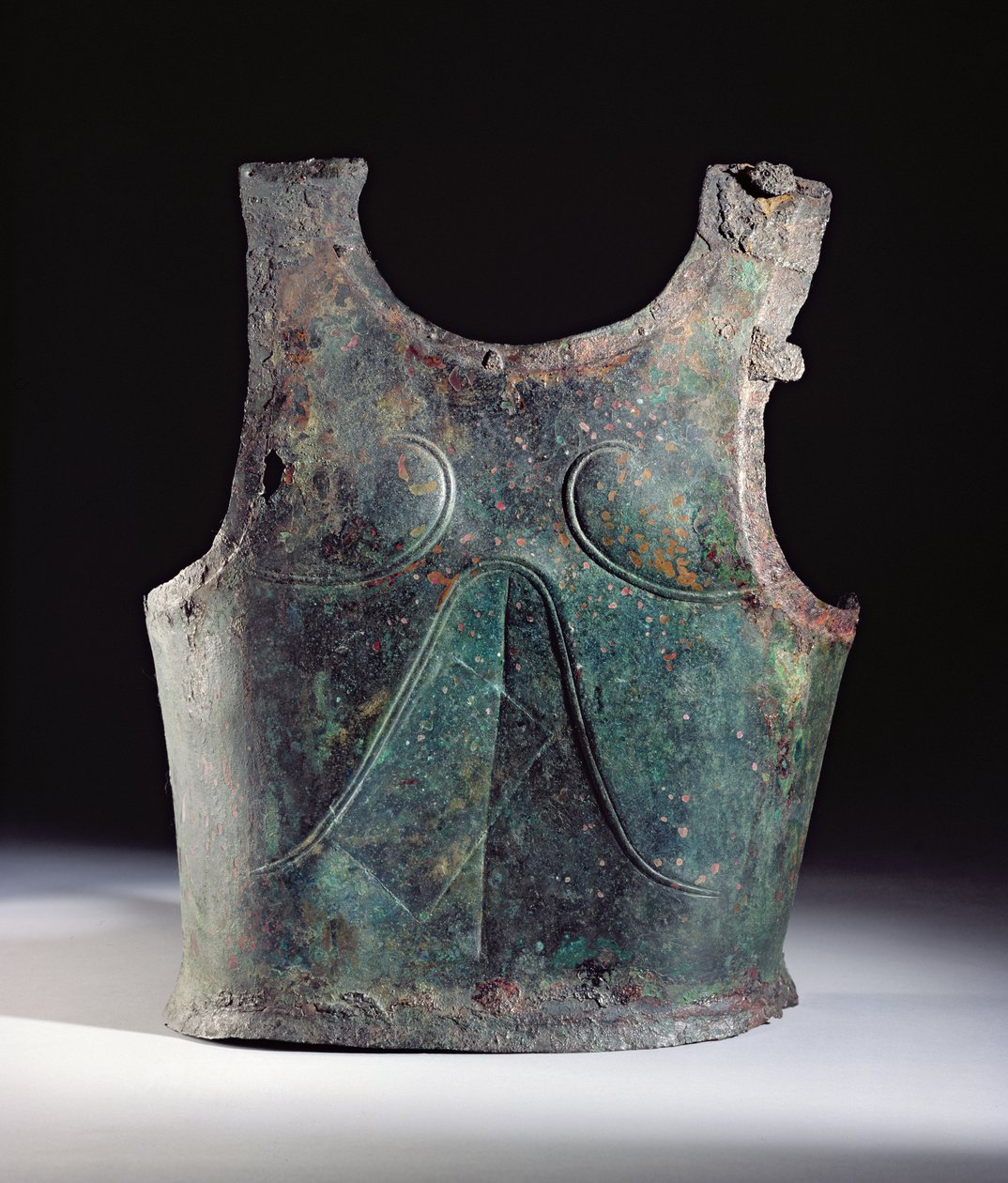 Brystplate fra en cuirass, funnet i Dalboki-graven (bronse) av Thracian