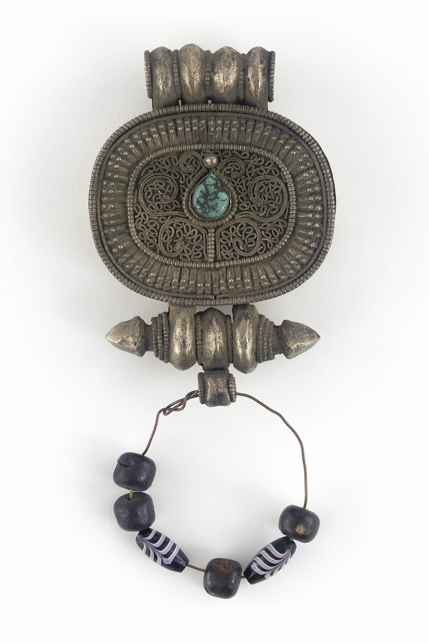 Amulettveske (Gau) (sølv, glassperler og turkis) av Tibetan School