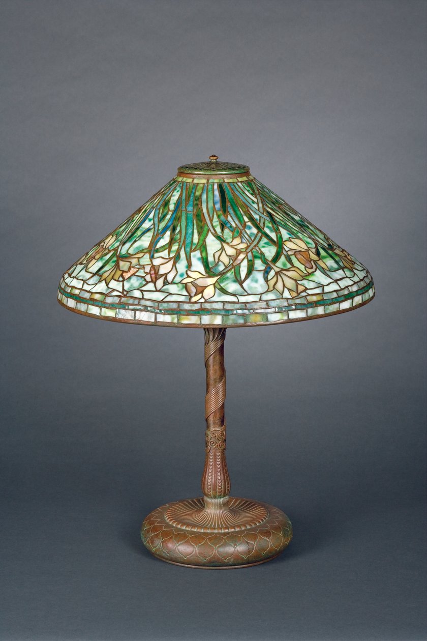 Bordlampe med grønn påskeliljeskjerm, ca. 1898-1905 (bronse og blyholdig glass) av Tiffany und Company