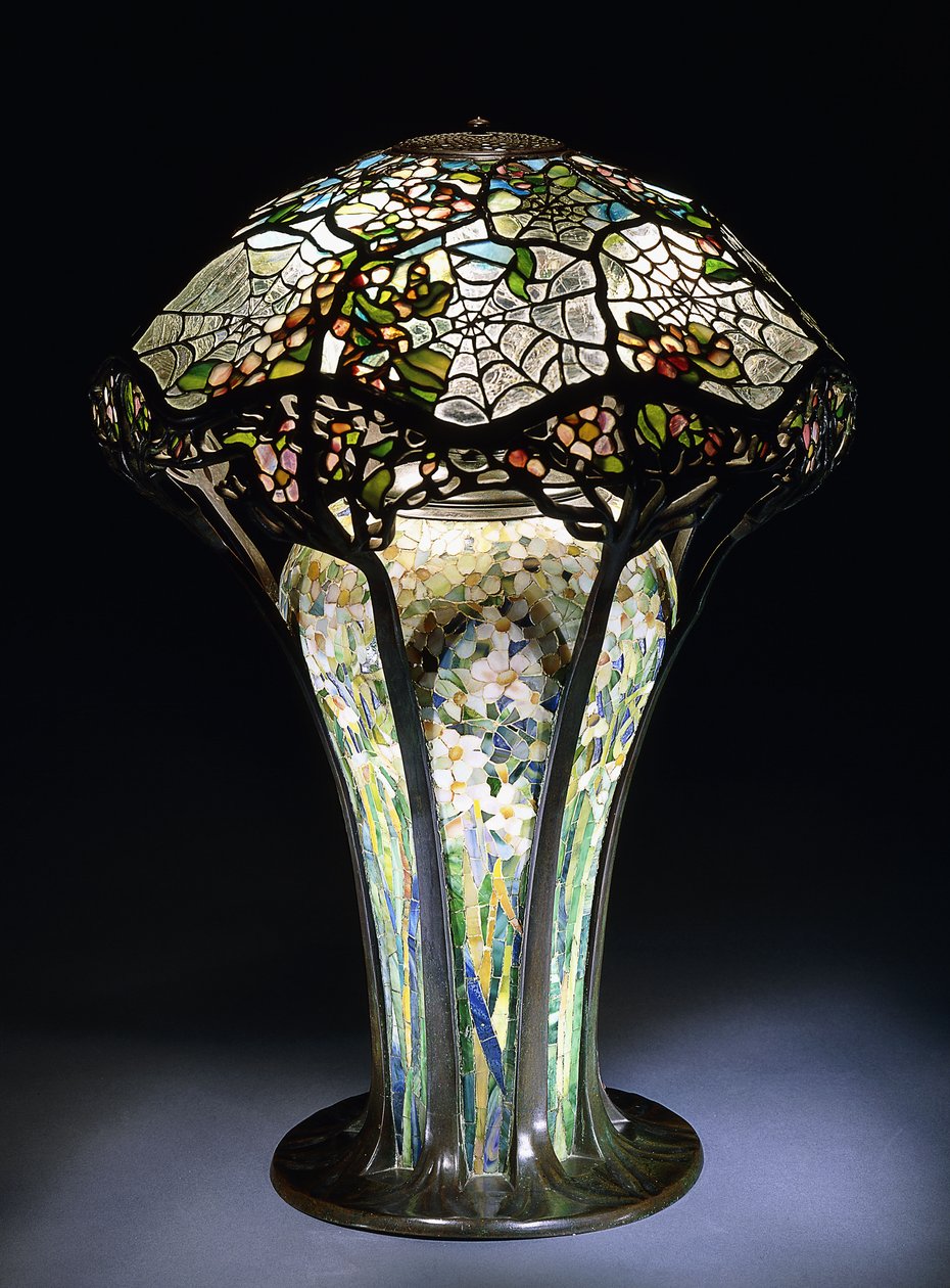 En "spindelvev" bordlampe av bly av Tiffany Studios, ca. 1906 av Tiffany Studios