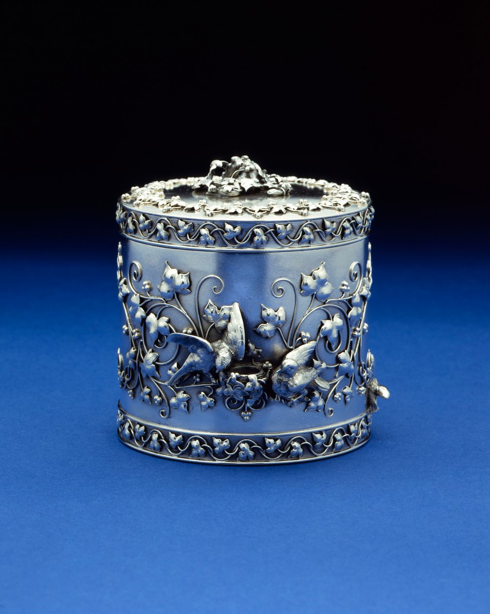 En sylindrisk boks av Tiffany & Co, ca. 1870-185 (sølv) av Tiffany and Company