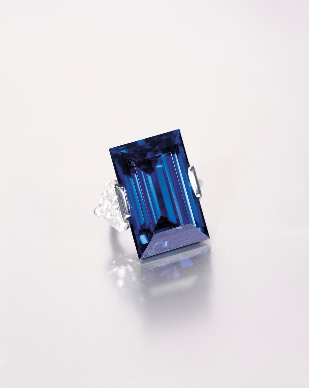 Rockefeller Sapphire (diamanter, safir og platina) av Tiffany and Company