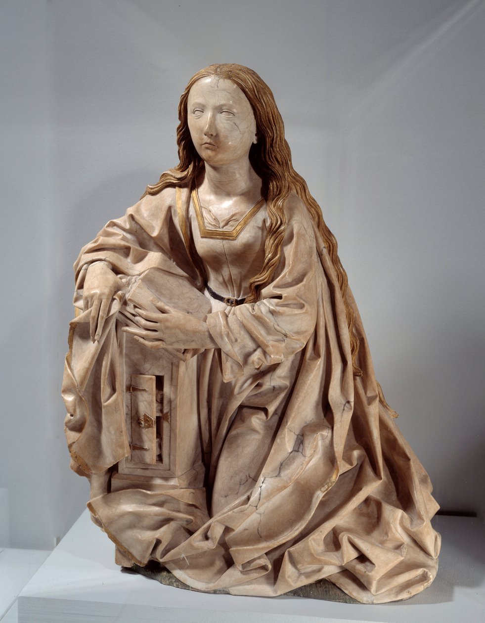Bebudelsens jomfru. Marmorskulptur med polykrome høyder av Tilman Riemenschneider (1460-1531), sent på 1400-tallet. Paris, Musée du Louvre av Tilman Riemenschneider