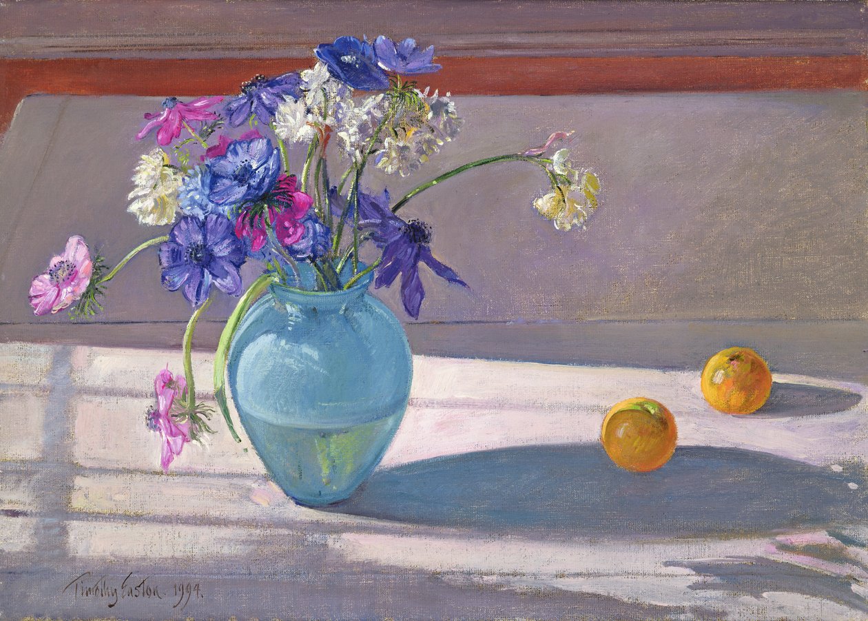 Anemoner og en blå glassvase, 1994 av Timothy Easton