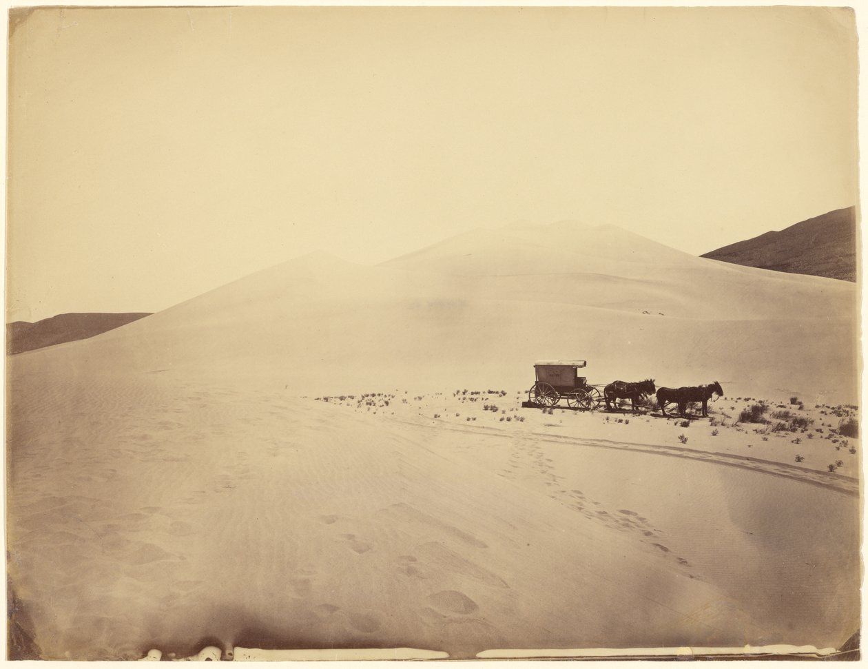 [Ørkensandhauger nær Sink of Carson, Nevada] av Timothy H. O
