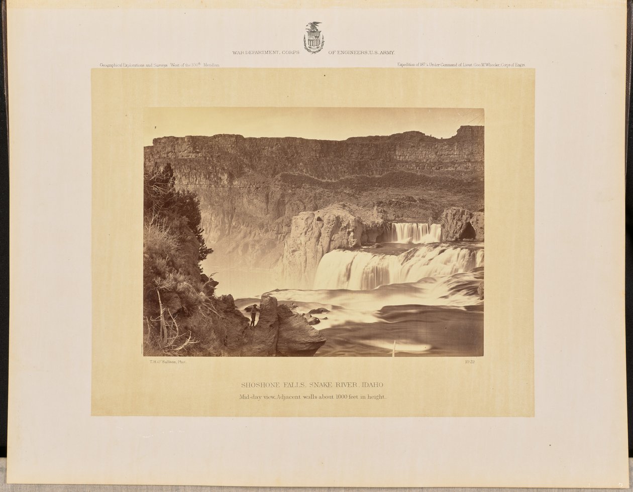 Shoshone Falls, Snake River, Idaho. Utsikt midt på dagen, tilstøtende vegger omkring 1000 fot høye av Timothy H. O