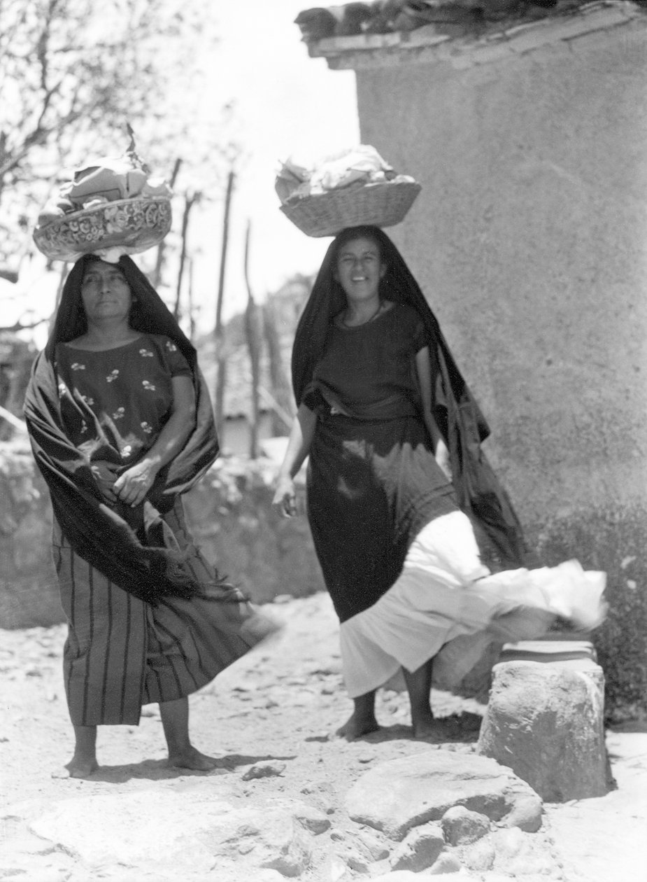 Kvinner i Tehuantepec, Mexico, 1929 av Tina Modotti