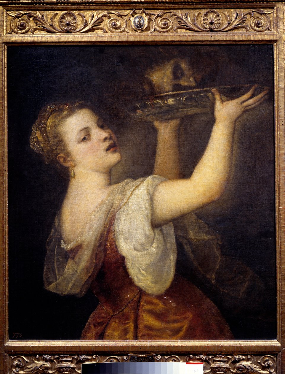 Salome holder hodet til døperen Johannes Ved en bankett danser Salome, den vakre datteren til Herode Antipas II (21 f.Kr.-39 e.Kr.) og ber om hodet til døperen Johannes på et sett som gave til sin mor Herodiade. Maleri av Tiziano Vecellio cal av Tiziano Vecelli