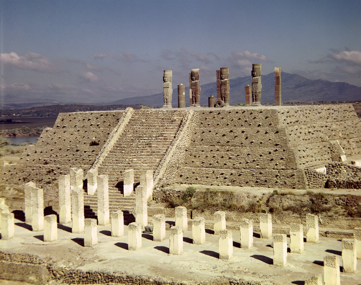 Utsikt over Pyramid B, pre-columbiansk av Toltec