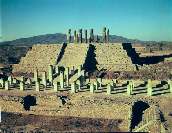 Utsikt over Pyramid B av Toltec