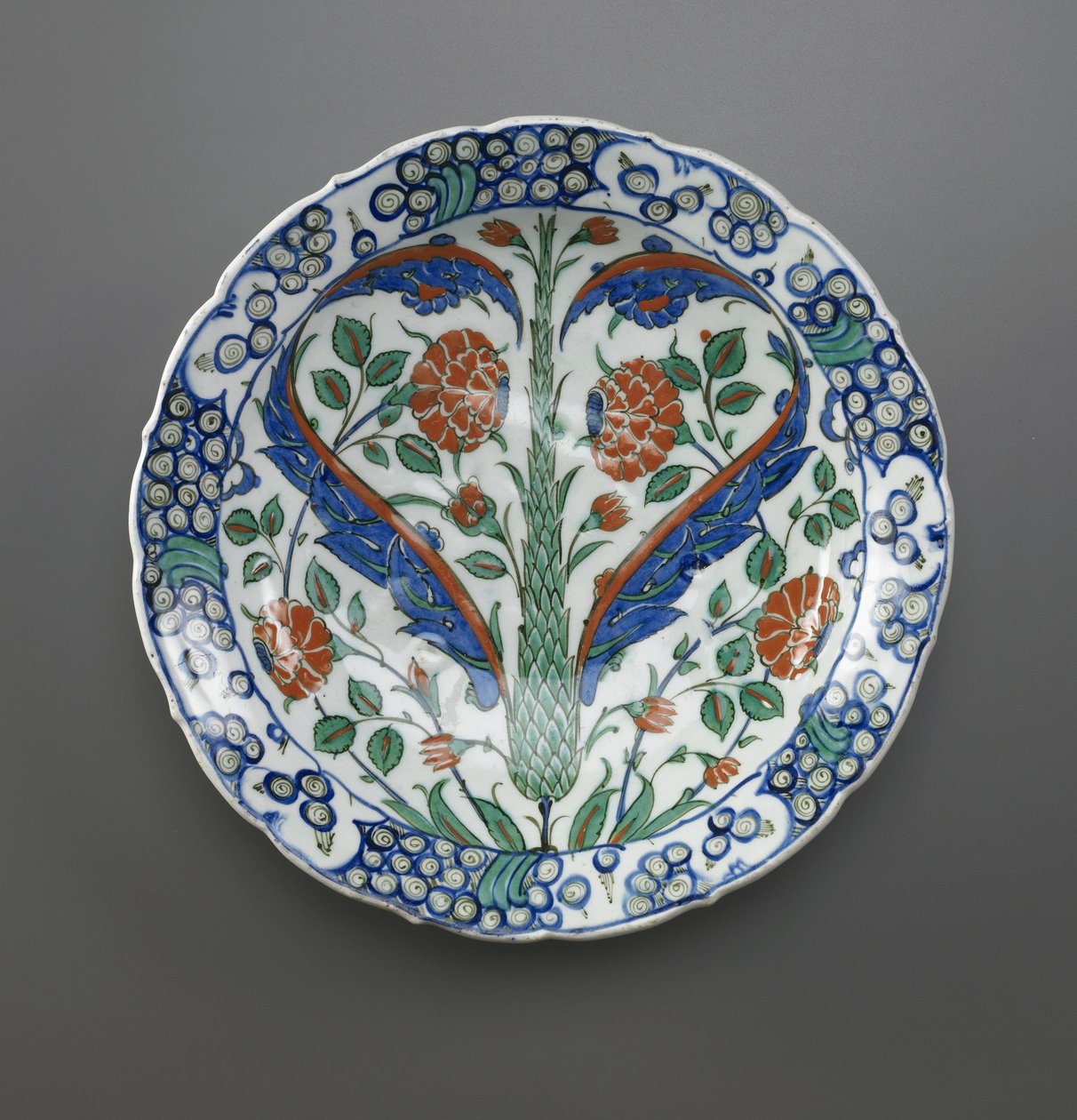 Dish, Iznik, osmansk dynasti, 1570-75 (keramikk) av Turkish School