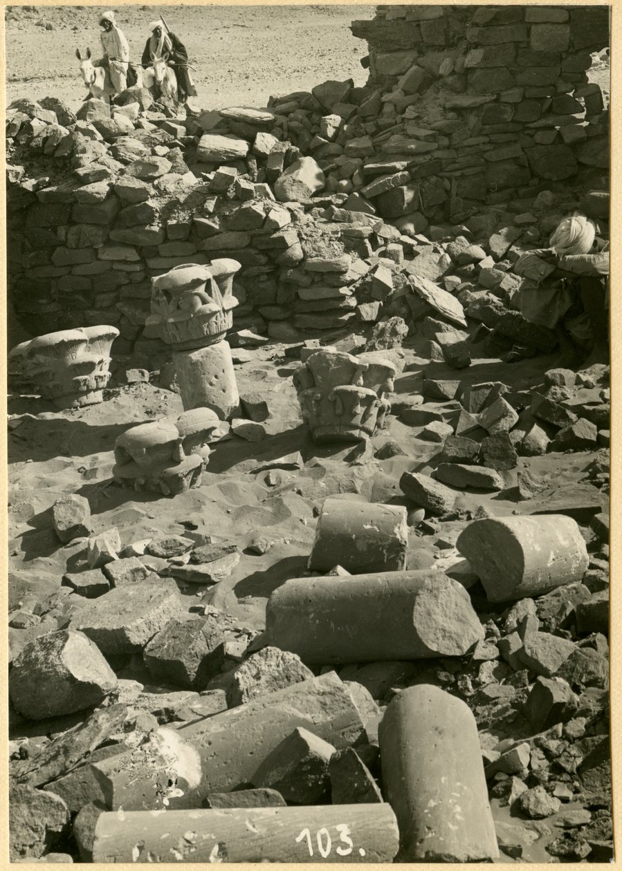 Ruiner av middelalderkirken i Serreh, Sitte Gasma, Sudan, fotografert av Ugo Monneret de Villard av Ugo Monneret de Villard