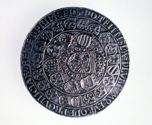 Kronungsdoppelguildiner (dobbelguldener) av keiser Maximilian I (1493-1519), Antwerpen mynt, gjenutgivelse av en 1509-mynt, 1517 (revers) (sølv) (for forside se 168074) av Ulrich Ursentaler