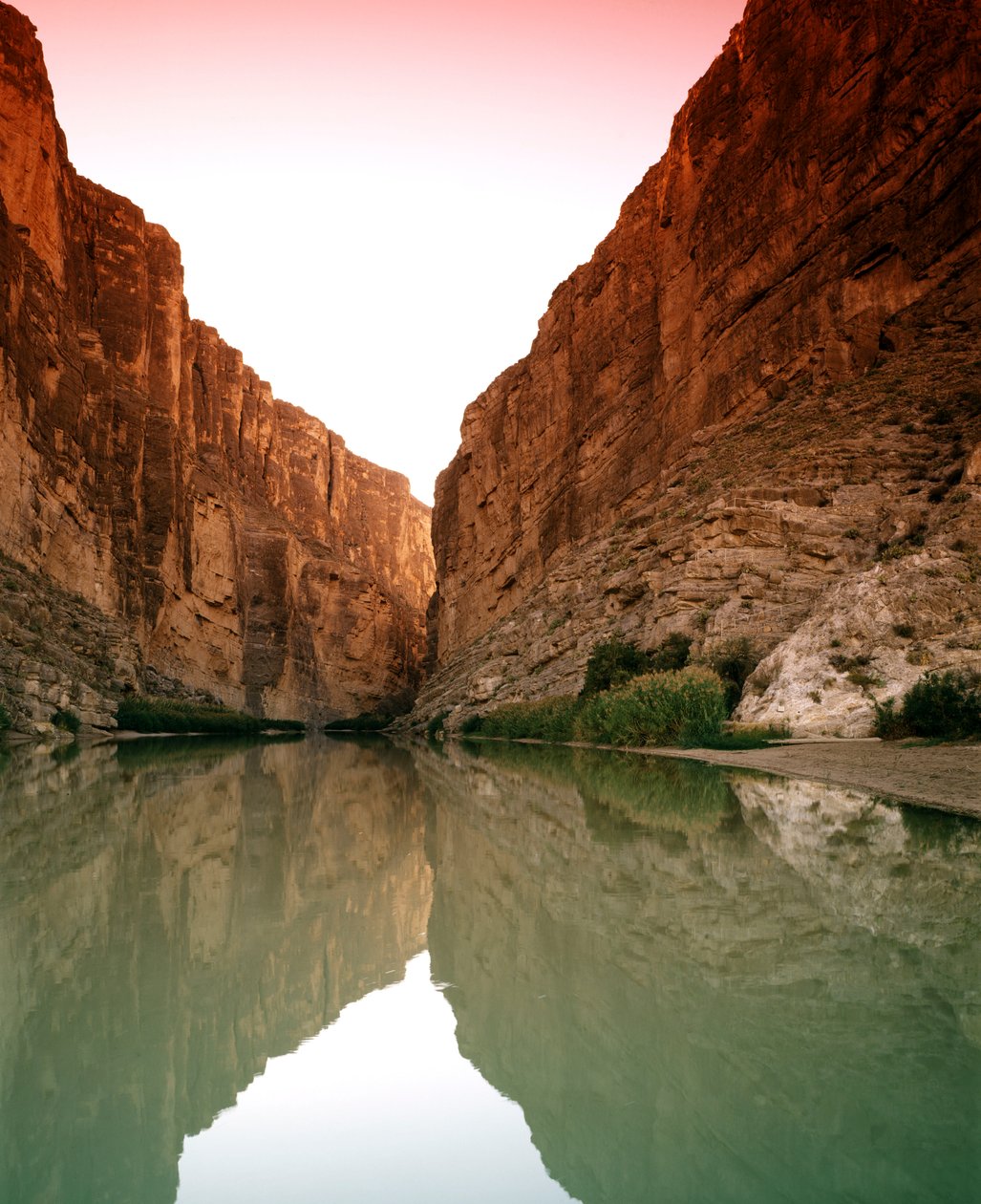 Bløffer over Rio Grande i Big Bend nasjonalpark, Texas av Unbekannt Unbekannt