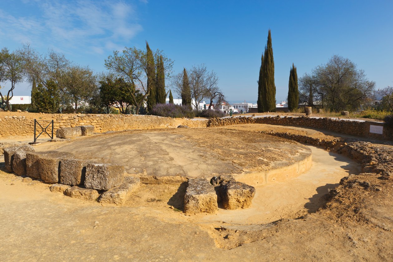 Sirkulært mausoleum i den romerske nekropolis i det arkeologiske komplekset, Carmona, Sevilla-provinsen, Spania. av Unbekannt Unbekannt