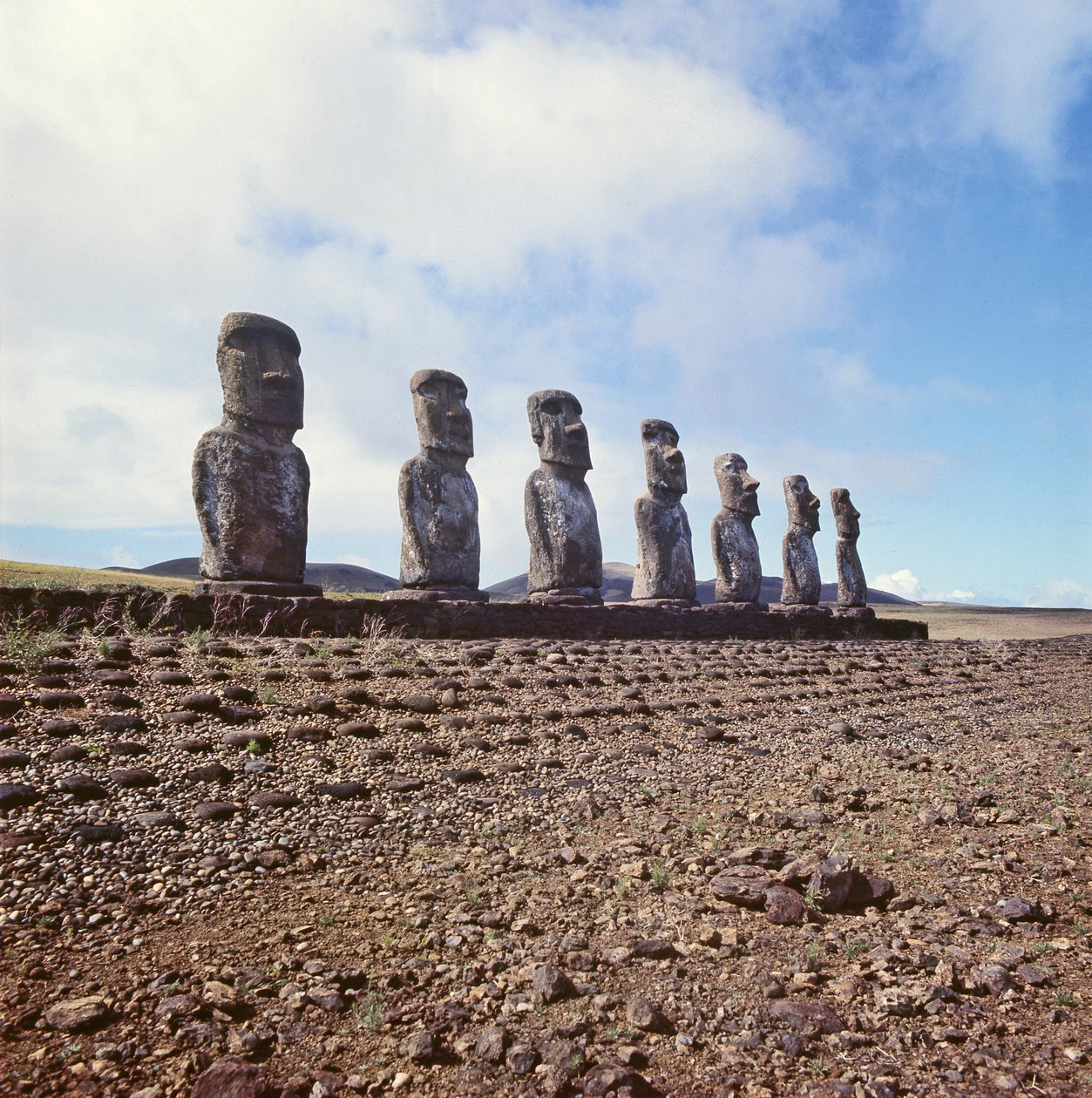 Monolittiske statuer på Ahu Akivi, ca. 1000-1600 av Unbekannt Unbekannt