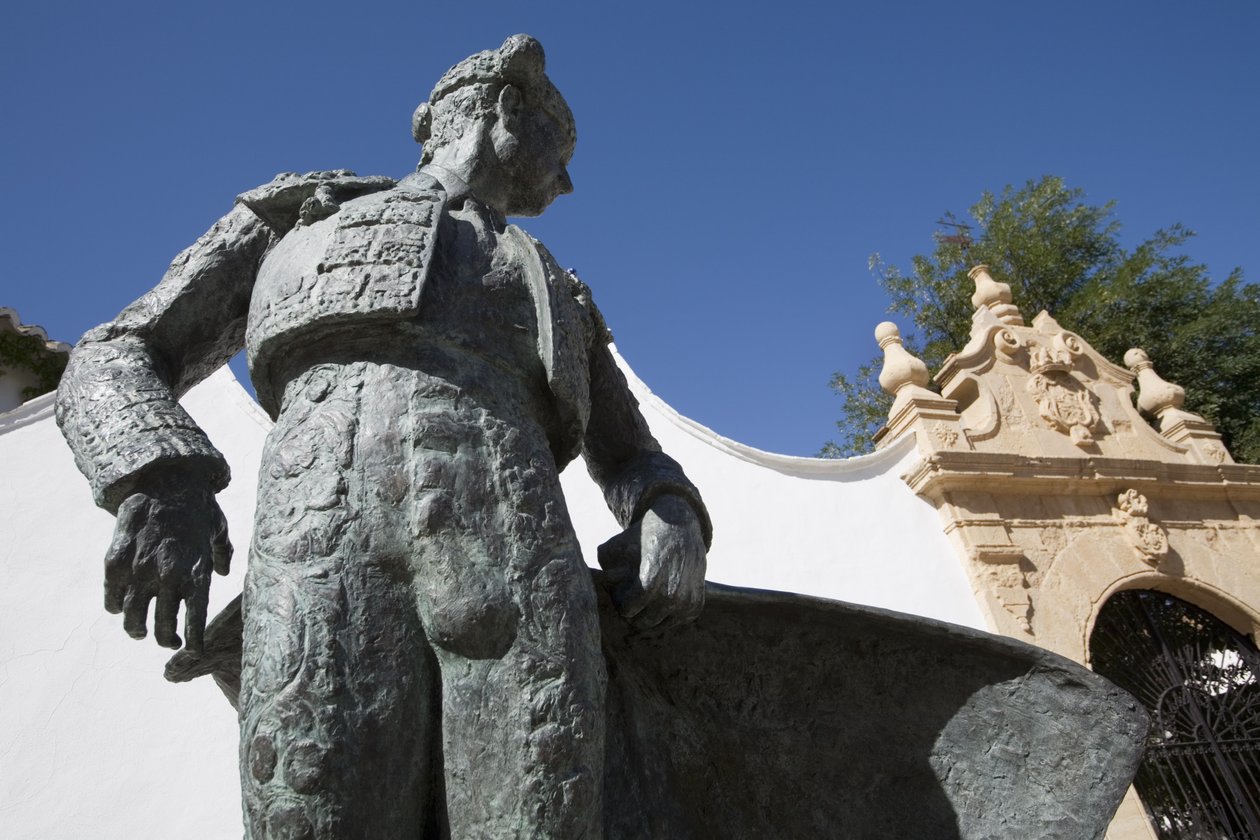 Statue av Cayetano Ordonez utenfor tyrefekterarenaen av Unbekannt Unbekannt