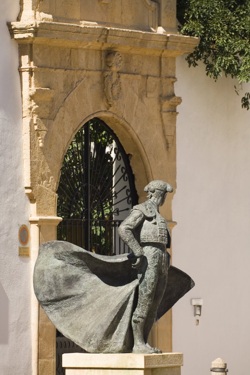 Statue av tyrefekter Cayetano Ordonez utenfor tyrefekterarenaen av Unbekannt Unbekannt