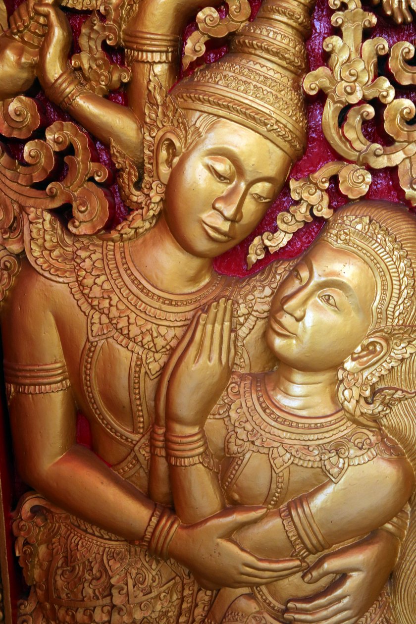 20151028, Vientiane, Laos: Wat Ong Teu buddhisttempel. Døråpningsutskjæring som viser scene fra Ramayana av Unbekannt